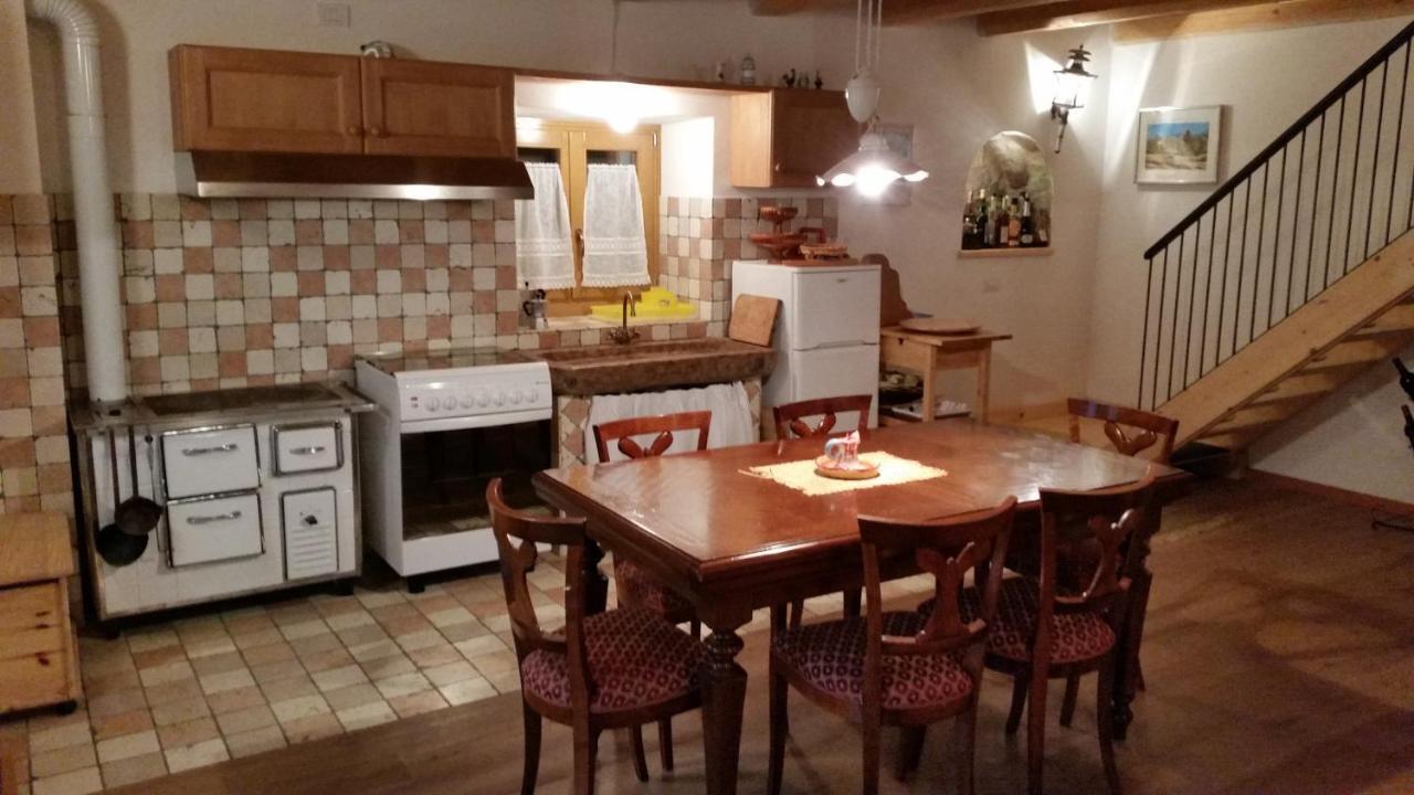 Chalet La Nos Molina di Ledro Ruang foto
